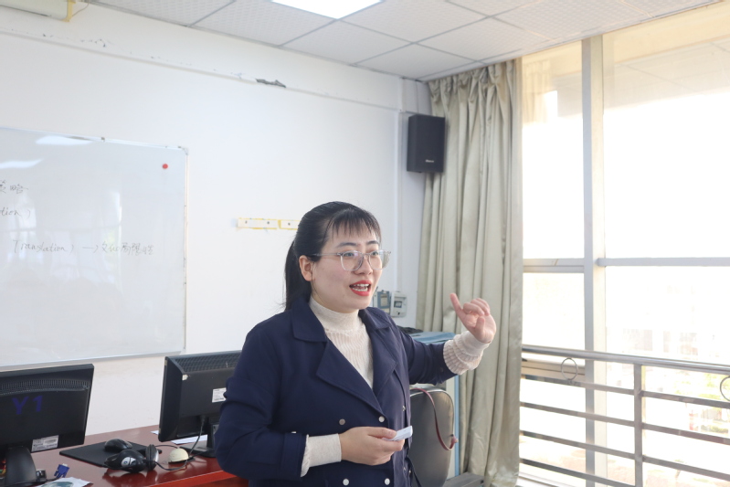 我院开展词义空缺与英译策略课程...