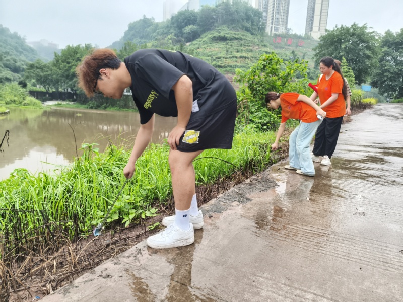 【三下乡】守护涞滩河，青春在行...