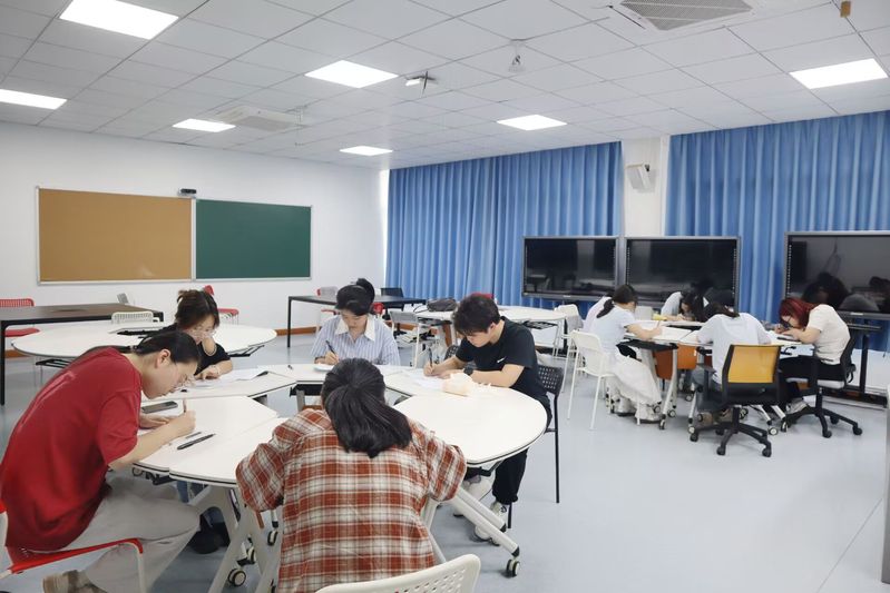 我院举办“外语之声”文化育人品...